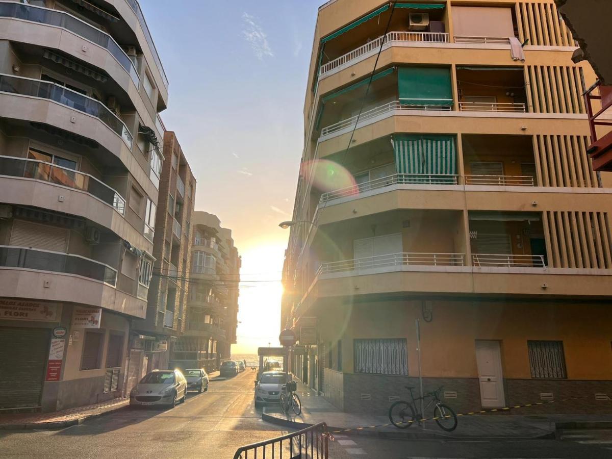 Uroczy Apartament Przy Playa De Los Locos Τορεβιέχα Εξωτερικό φωτογραφία