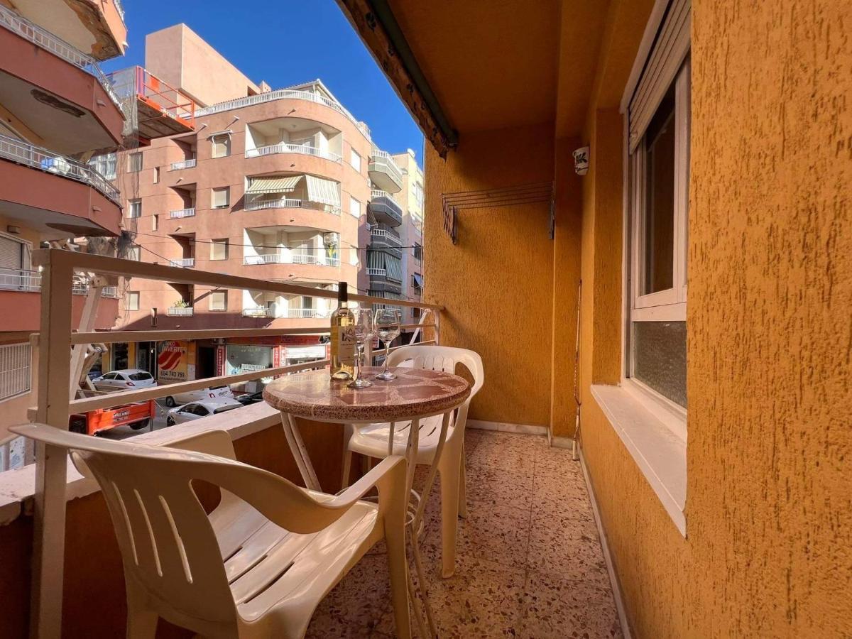 Uroczy Apartament Przy Playa De Los Locos Τορεβιέχα Εξωτερικό φωτογραφία